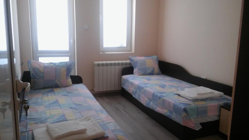 Apartment Izabel Yambol Екстер'єр фото